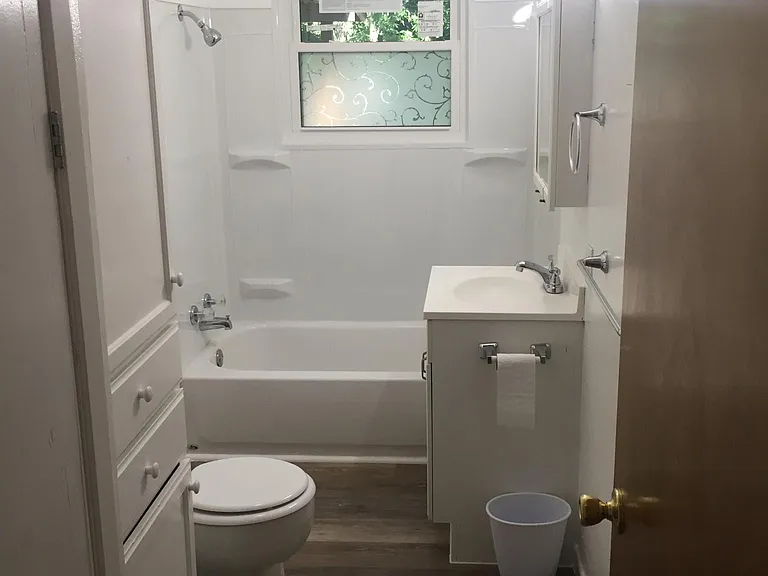304 S Howard St — Photo 9