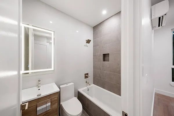 Rented by Skyhigh Realty NYC LLC | media 3