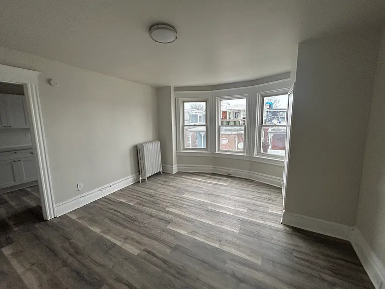 1316 W Walnut St #2W — Photo 5