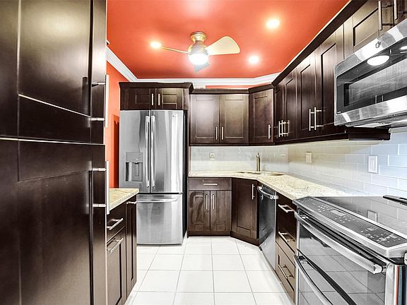 4th image of 1940 NE 2nd Avenue #215J