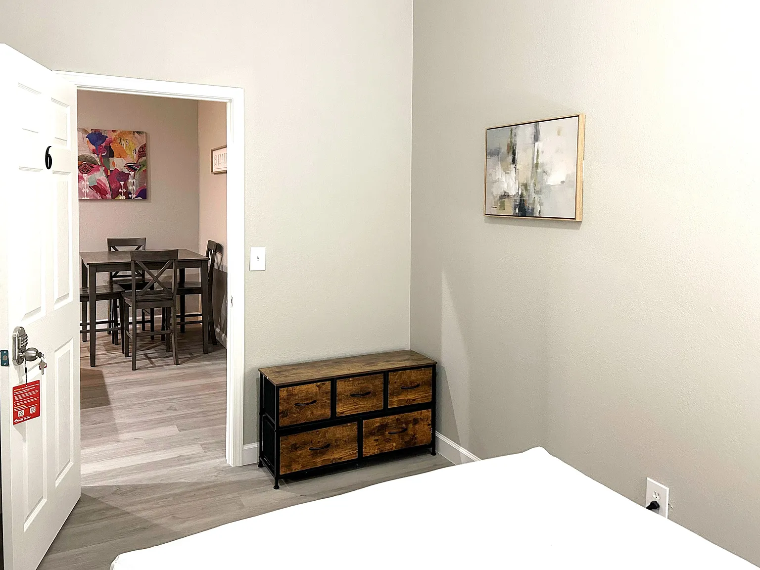 4 bed, 2.0 bath, 2059 sqft, $754 — Photo 1