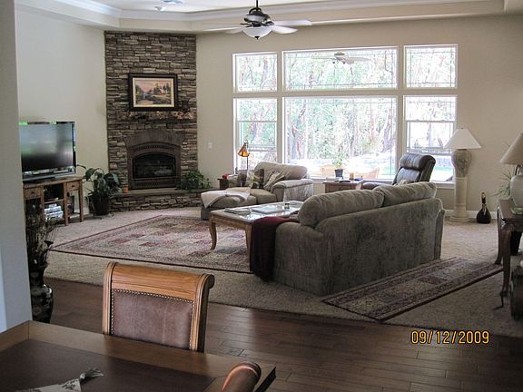 living room with gas firepalce