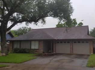 104 Bowling Green Dr, Victoria, TX 77904