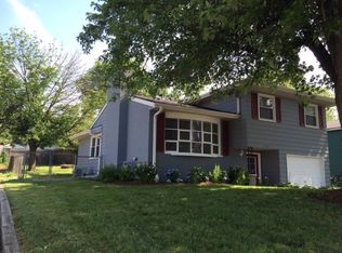 312 S Rosedale Ct, Round Lake, IL 60073