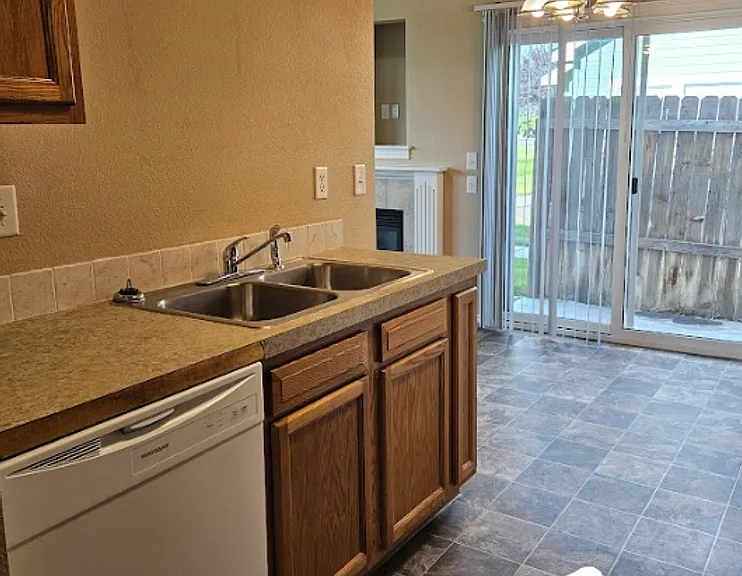 4015 Idaho Ave — Photo 5