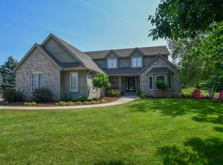 W330N3382 Chestnut Ct, Nashotah, WI 53058