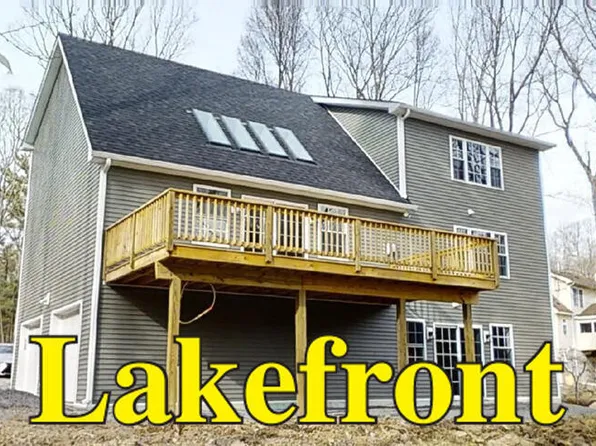 126 N Lake Shore Dr, Dingmans Ferry, PA 18328