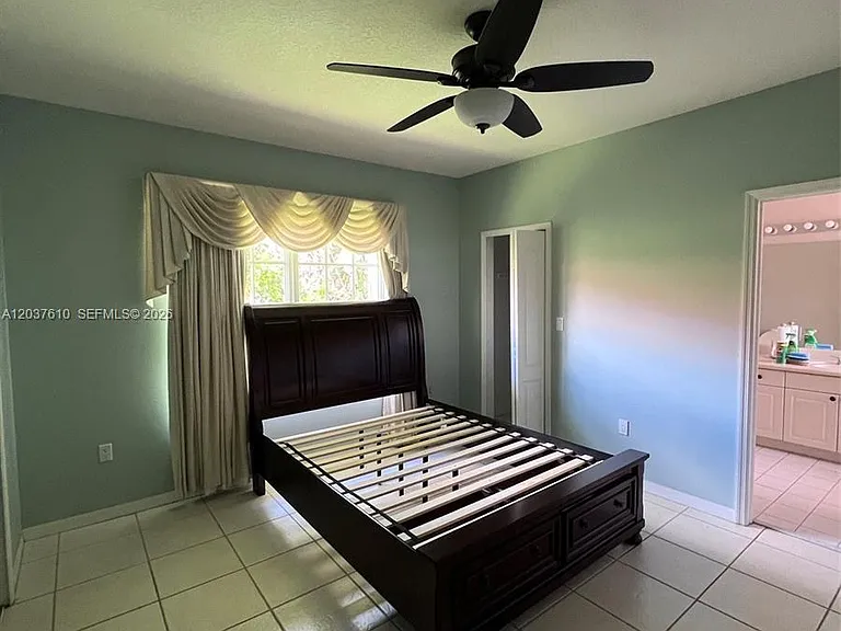 10155 SW 159th Ct — Photo 6