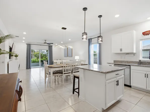 2220 SE Lucaya St, Port Saint Lucie, FL 34952