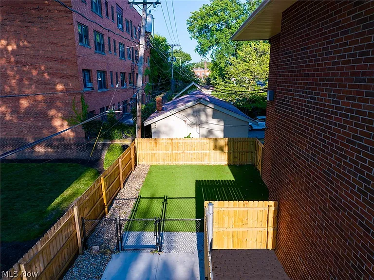 10532 Clifton Blvd #107 — Photo 15