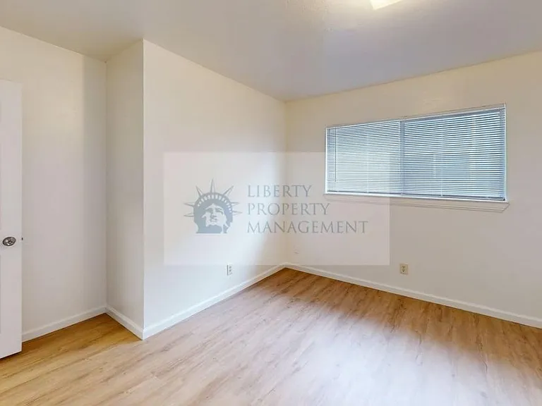 931 H St #6 — Photo 7