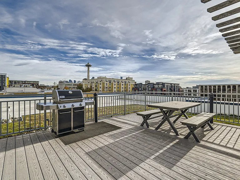 Grill and gather on the rooftop deck with Space Needle views.