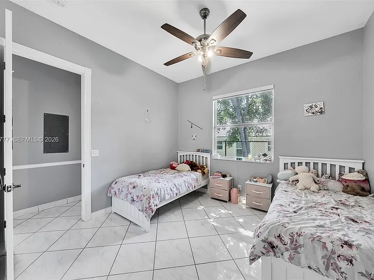 8908 NW 40th St — Photo 10