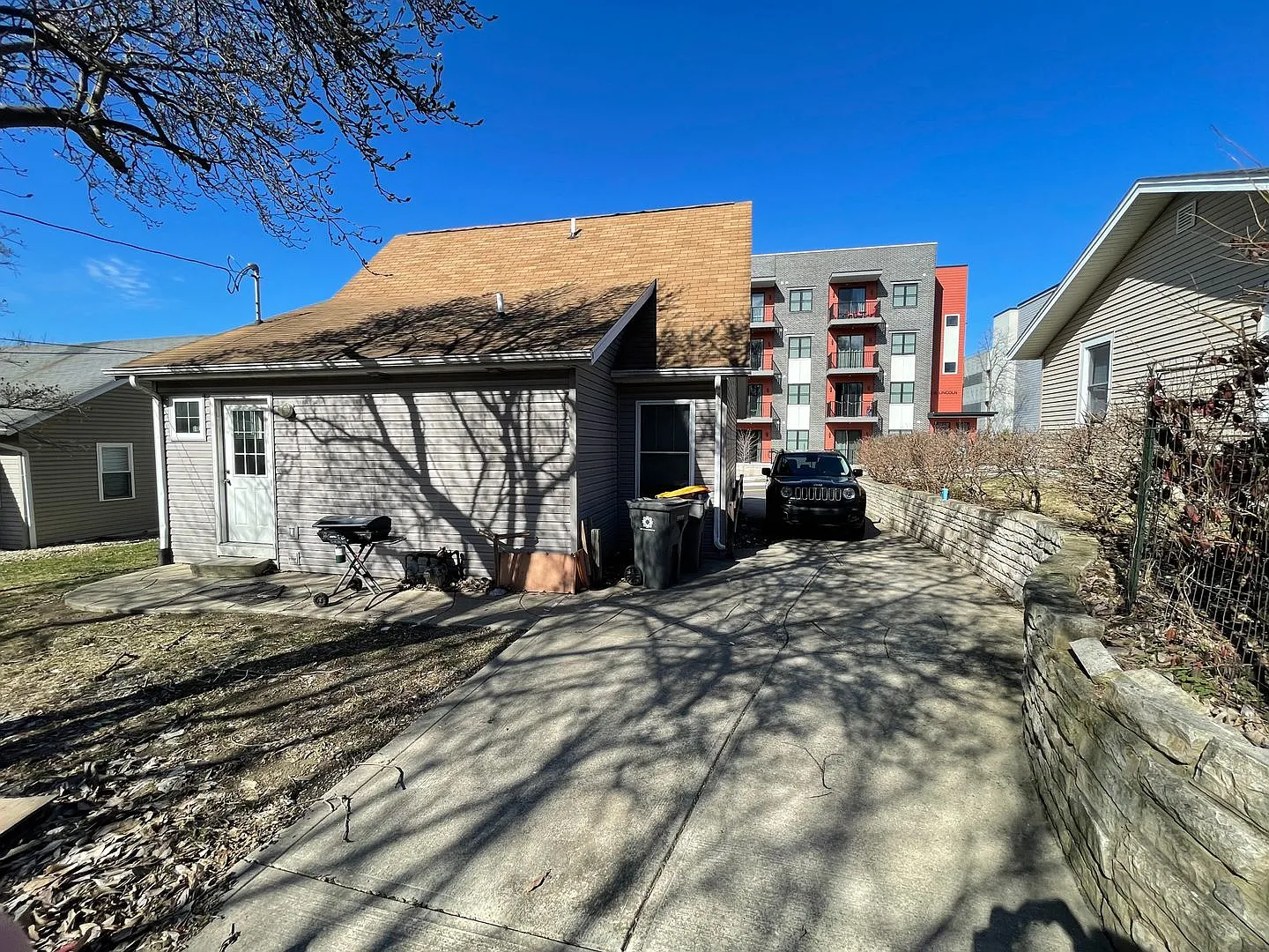 **August 2027** 3 Bedroom 3.5 Bathroom House — Photo 3