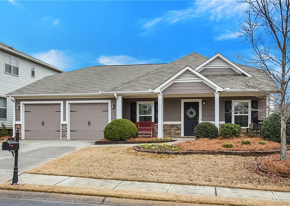 1st image of 212 Edinburgh Ln