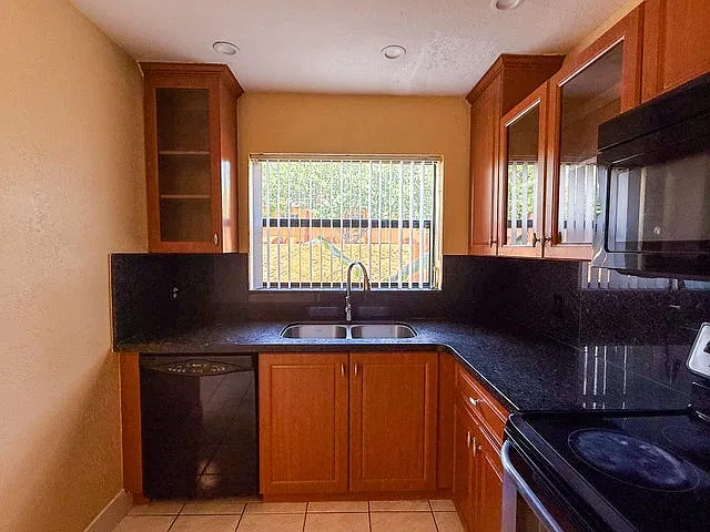 2 bed, 1499 sqft, $2,300 — Photo 4