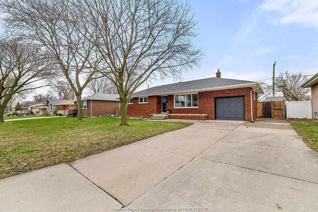 1064 Virginia Ave photo 1