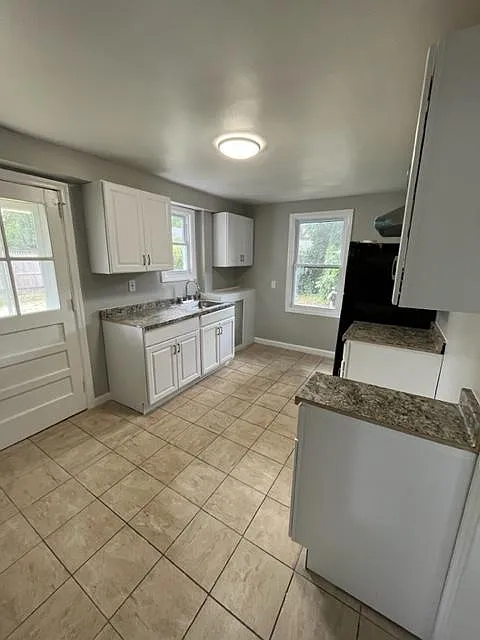 2 bed, 650 sqft, $1,595 — Photo 2