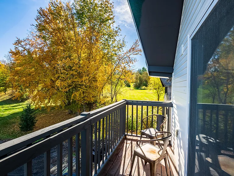 Deck looking right