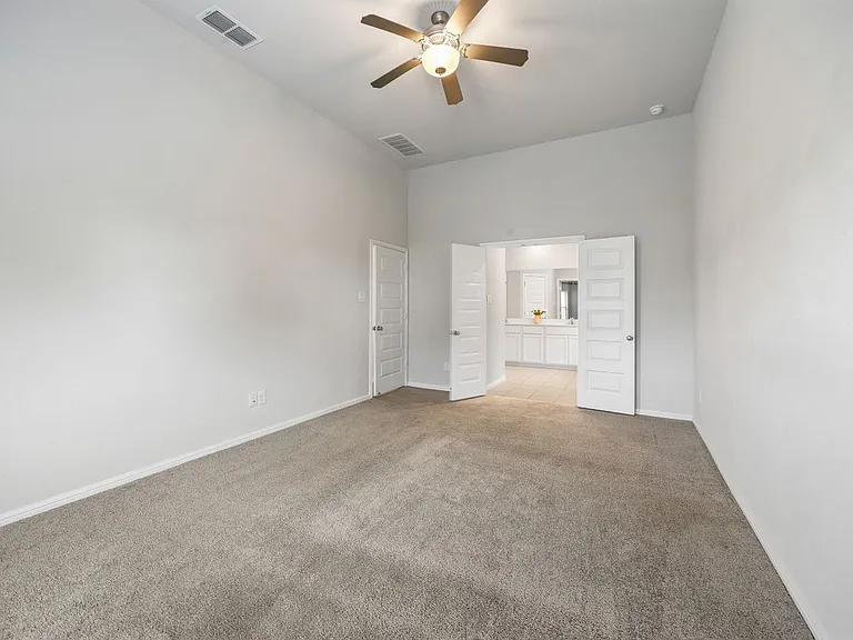 223 Miramar Ave — Photo 16