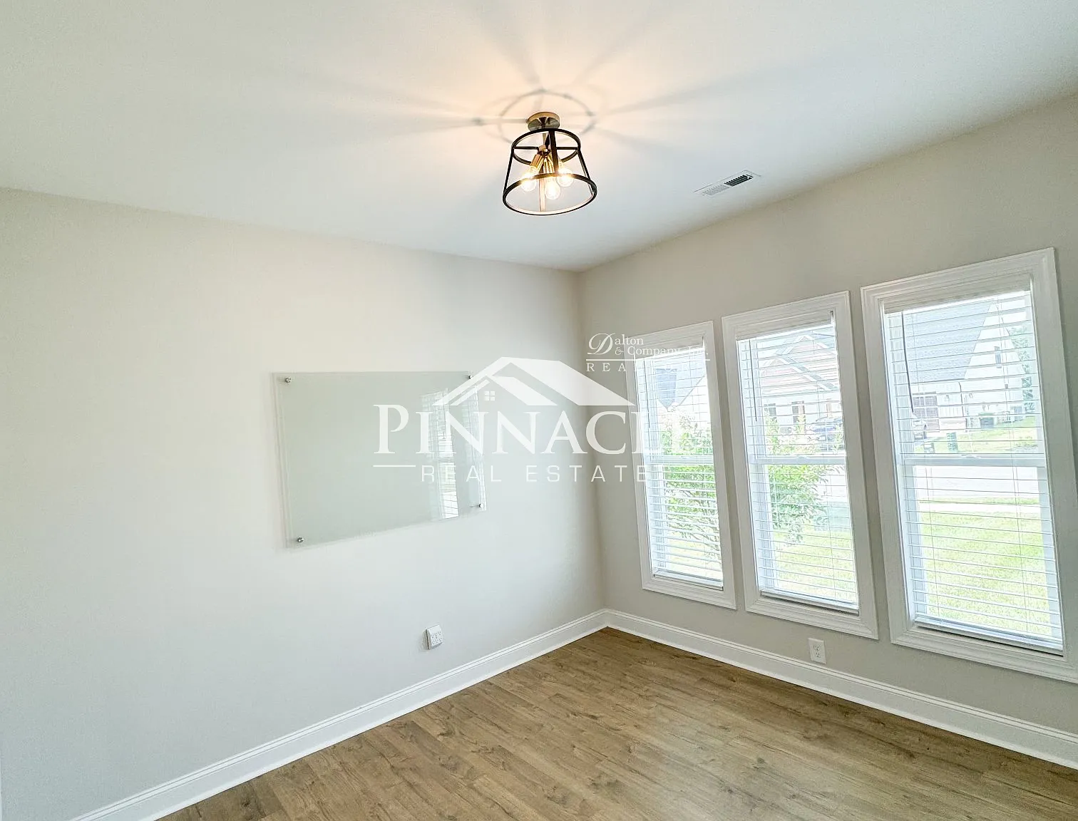 5 bed, 2.5 bath, 3012 sqft, $3,250 — Photo 4