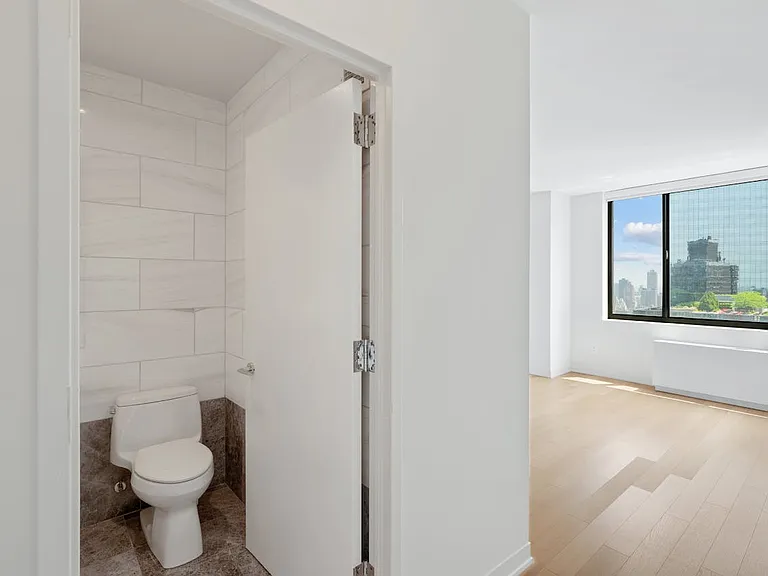 Columbus Pl #S41A — Photo 12