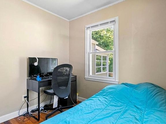 2nd image of 214 Rosewood Ave