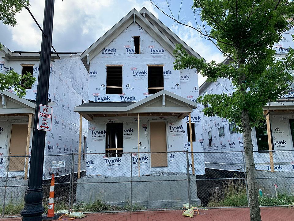 1st image of 944 W 1st Ave Lot 74