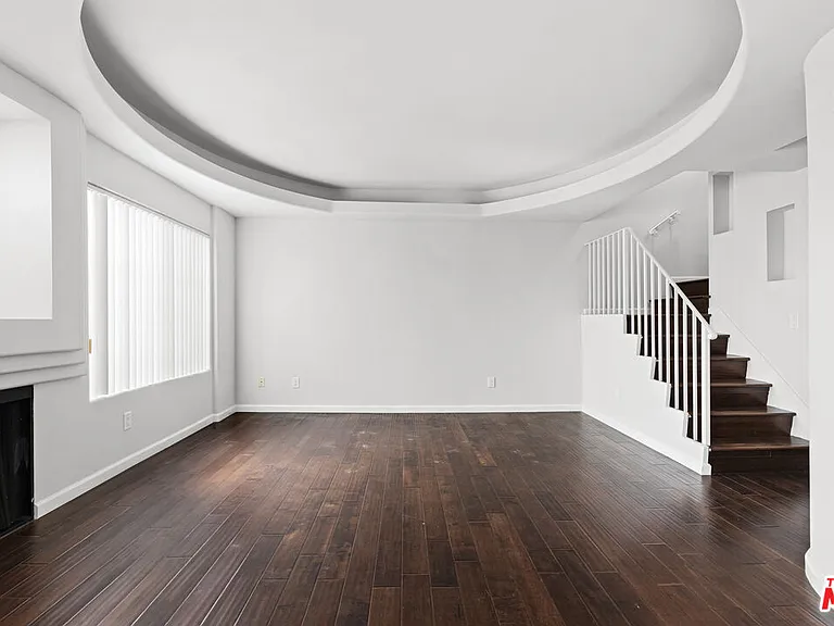 10627 Moorpark St #8 — Photo 5