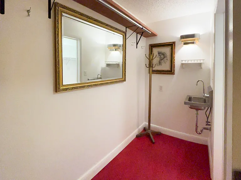 1540 W Broadway St #21 — Photo 3