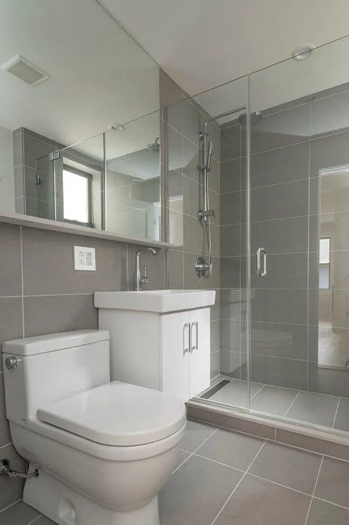 August Move In - 3 Bed 1 Bath — Photo 4