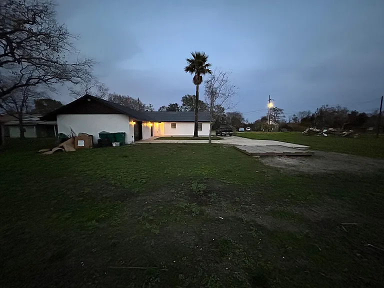 114 Alabama St — Photo 18