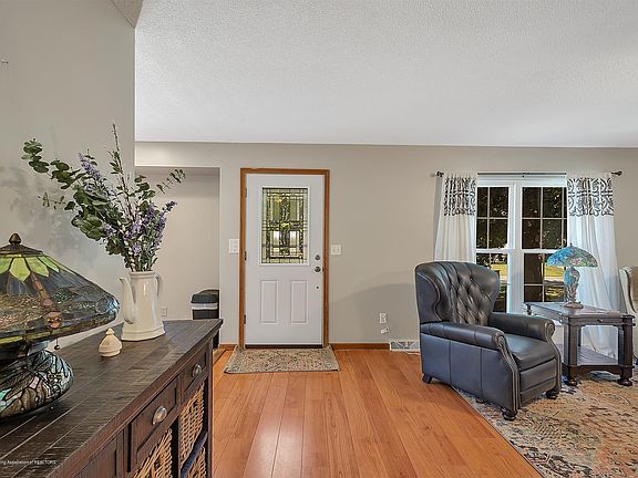 5th image of 452 Maitland Dr