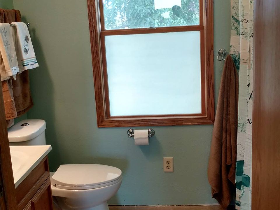 2nd Floor Bathroom