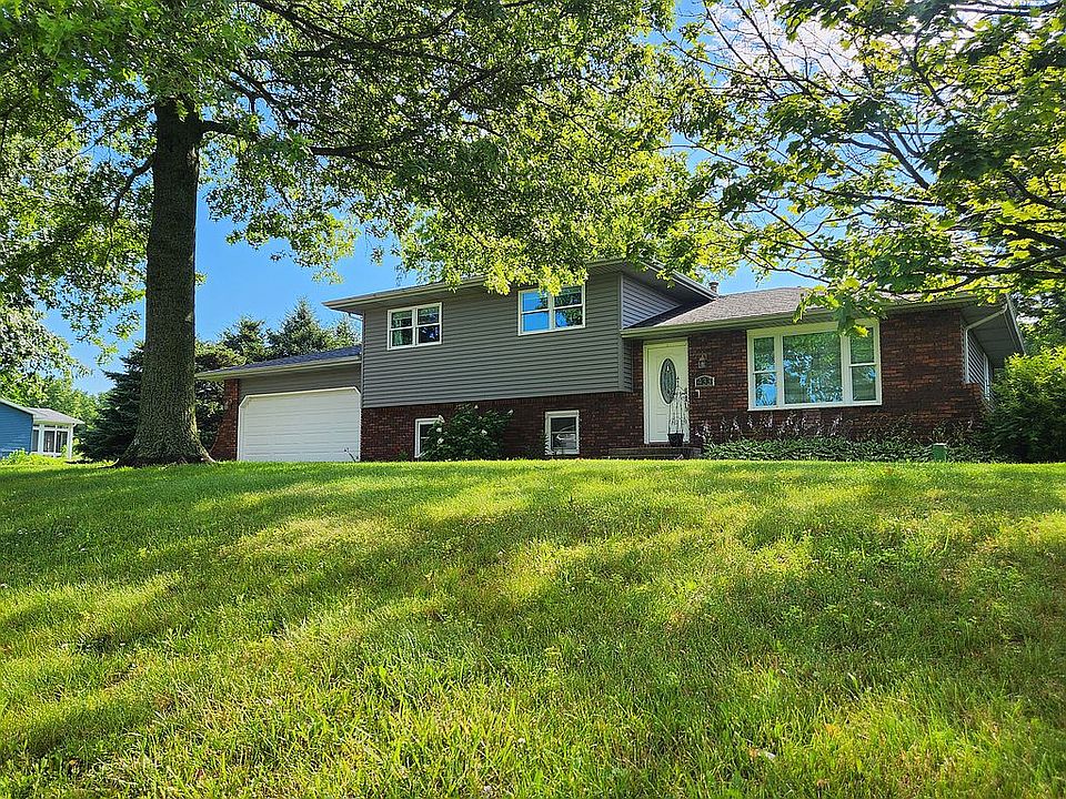 1st image of 433 Eastwood Ct
