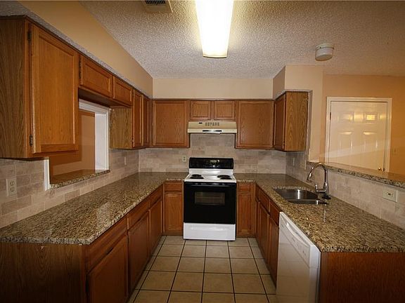3rd image of 3109 Fairwood Dr