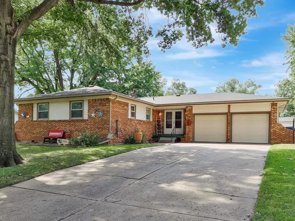 955 E Kristen Rd, Derby, KS 67037