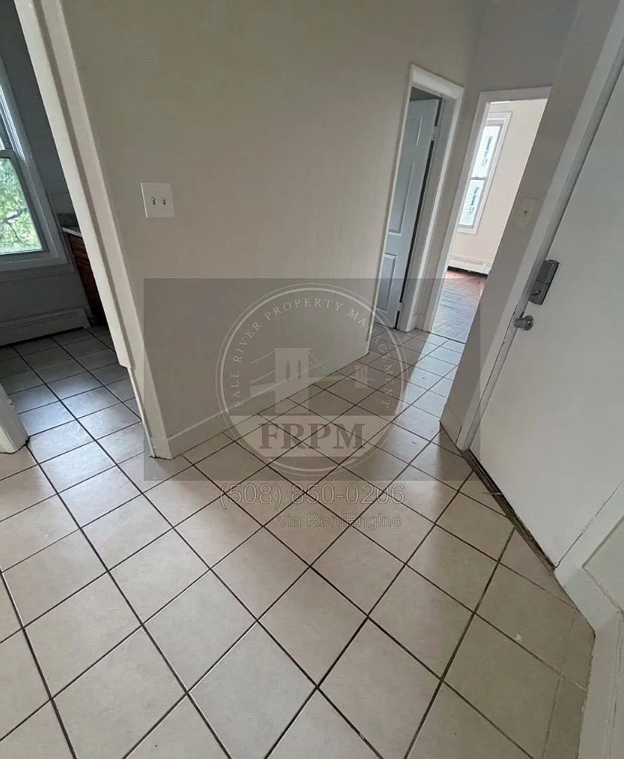 2 bed, $1,400 — Photo 4