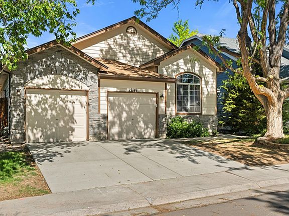 3rd image of 12149 Sunflower St