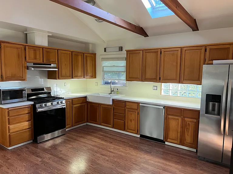 51 Lusherm Ct — Photo 4