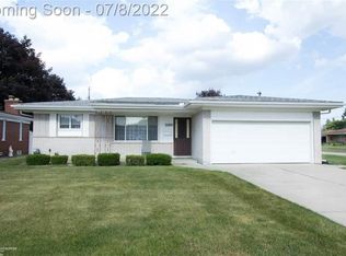 27612 Shackett Ave, Warren, MI 48093