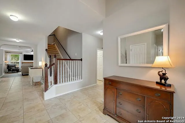 4 bed, 3.0 bath, 2744 sqft, $2,500 — Photo 3