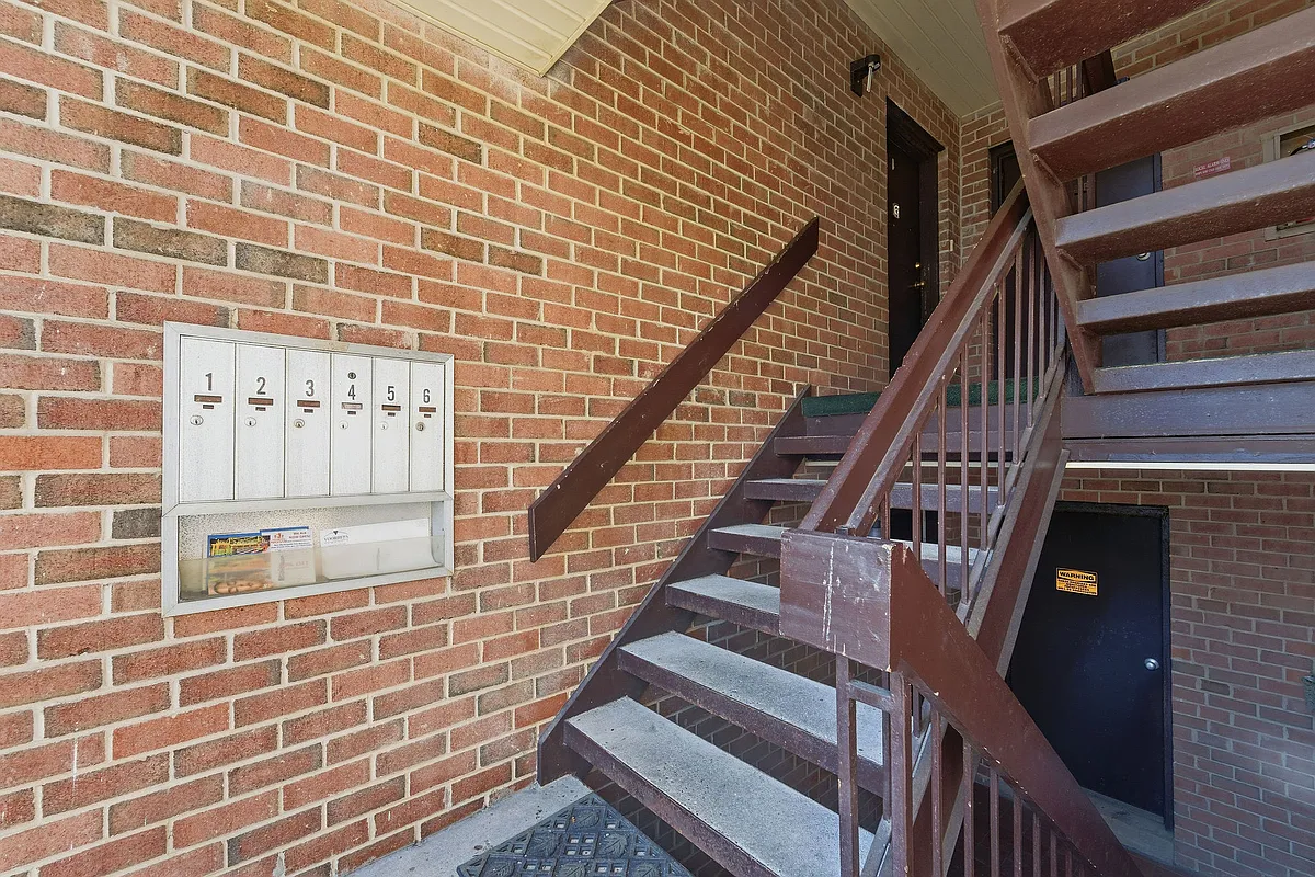 Building Photo - 113 Echelon Rd #1