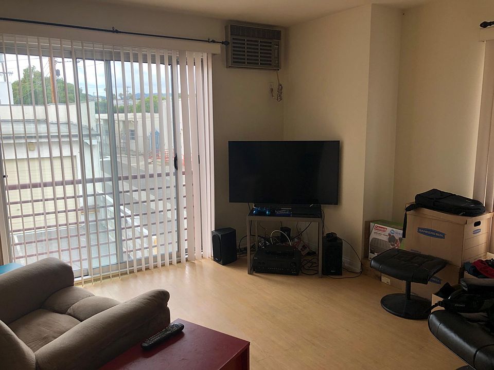 1st image of 1347 23rd St APT 209
