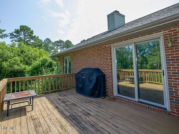 5th image of 1205 Greenbriar Dr