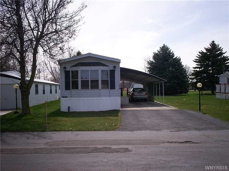 1st image of 170 Burgundy Cir