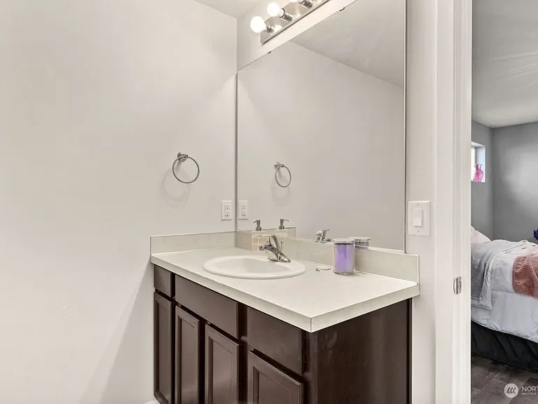 1901 Hudson St NW — Photo 13