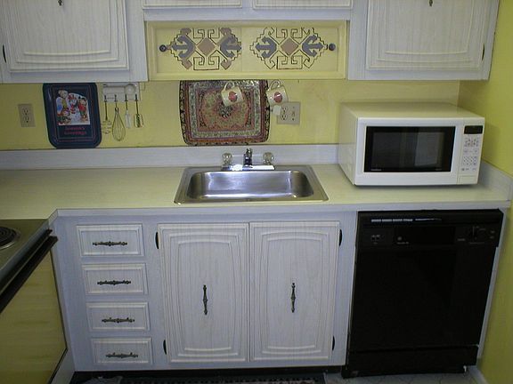 3rd image of 2831 Somerset Dr APT 405