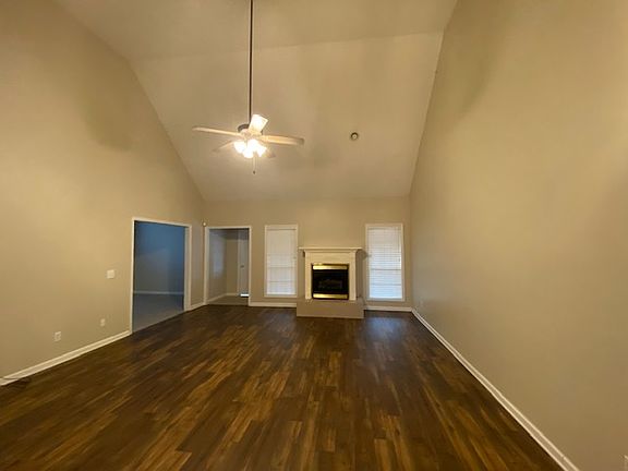 3rd image of 288 Acorn Dr