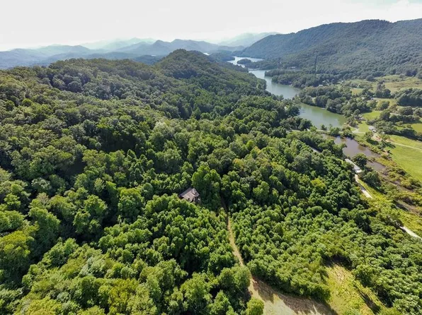 241A Santeetlah Heights Dr, Robbinsville, NC 28771
